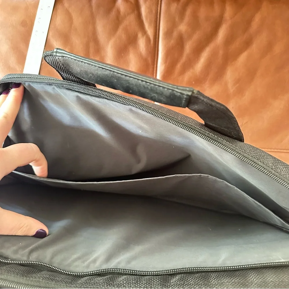 Targus Meridian II Toploading Laptop Case 15.6” – Black